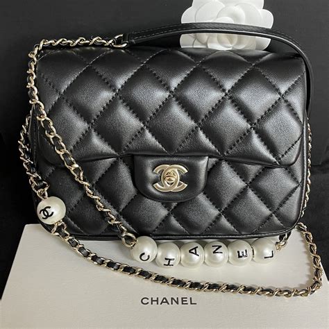 chanel medium flap bag to a wedding